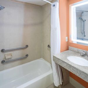 Two Queen Room Mobility Access Bathtub